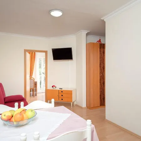 Josi - 200 M From Sea Apartment Vrboska