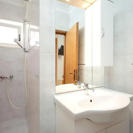 Josi - 200 M From Sea Apartment *