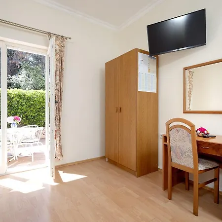 Josi - 200 M From Sea Daire